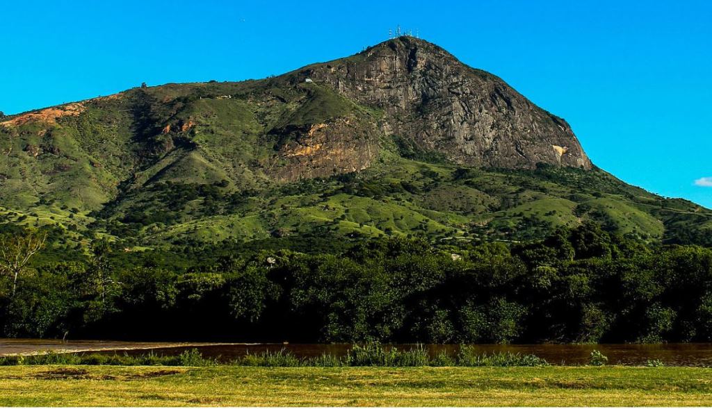 Foto de Pico da Ibituruna em Governador Valadares