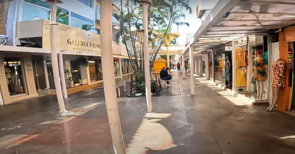 Foto de Rua dos Biquínis em Cabo Frio